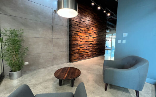 Se Alquila Oficina Amueblada de 150 m2 Para Centro de Trabajo en Centro Corporativo El Tobogán, Calle Blancos COD 112335