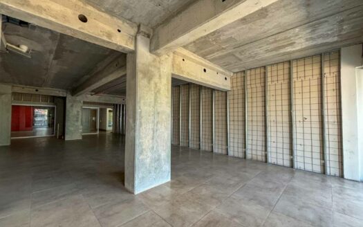 Local Comercial en Venta en Los Yoses, con 4 Parqueos y 3 Bodegas cod. 113558