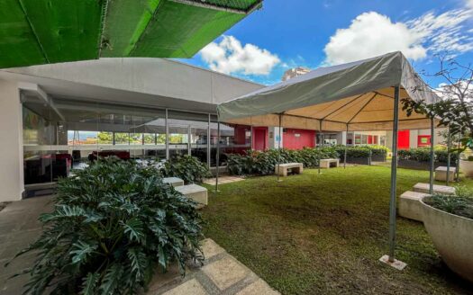 Local Comercial en Venta en Los Yoses, con 4 Parqueos y 3 Bodegas cod. 113558