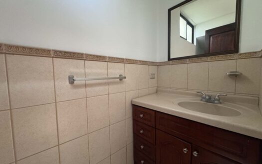 Preciosa Casa En Venta En Santa Ana Centro, Diseño Exclusivo Y Espacios Amplios. Cód. 116552