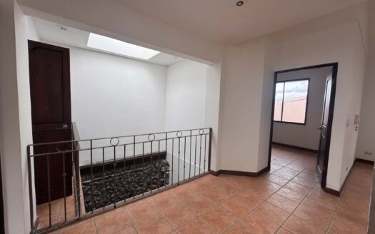 Preciosa Casa En Venta En Santa Ana Centro, Diseño Exclusivo Y Espacios Amplios. Cód. 116552