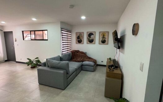 Se Alquila Apartamento en San Francisco de Heredia cerca de la Zona Franca en Planta Baja, como nuevo y amueblado, con 2 habitaciones y 2 baños. Código 122257