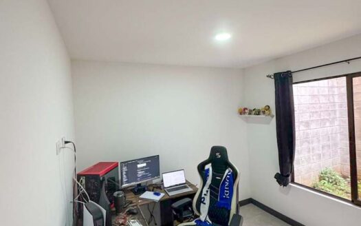 Se Alquila Apartamento en San Francisco de Heredia cerca de la Zona Franca en Planta Baja, como nuevo y amueblado, con 2 habitaciones y 2 baños. Código 122257