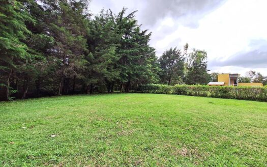 Venta Lote de montaña de (1841 m2) en Getsemaní de Barva, es la oportunidad perfecta para construir tu hogar soñado en armonía con la naturaleza. Cod. 120481