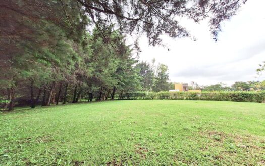 Venta Lote de montaña de (1841 m2) en Getsemaní de Barva, es la oportunidad perfecta para construir tu hogar soñado en armonía con la naturaleza. Cod. 120481