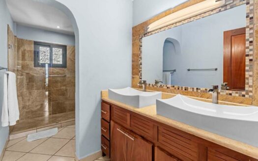 Exclusive Ocean-View Apts in Altos de Flamingo: Luxury and Serenity COD:125906