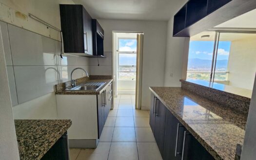 Remate Bancario!!! Apartamento en Heredia, Cond. Bella Vista (piso #13 Vista hacia San Jose) 2hab, 2 baños, 2 parqueos. Cod. 125413