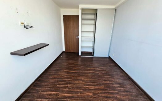 Remate Bancario!!! Apartamento en Heredia, Cond. Bella Vista (piso #13 Vista hacia San Jose) 2hab, 2 baños, 2 parqueos. Cod. 125413