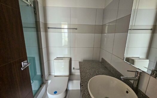 Remate Bancario!!! Apartamento en Heredia, Cond. Bella Vista (piso #13 Vista hacia San Jose) 2hab, 2 baños, 2 parqueos. Cod. 125413