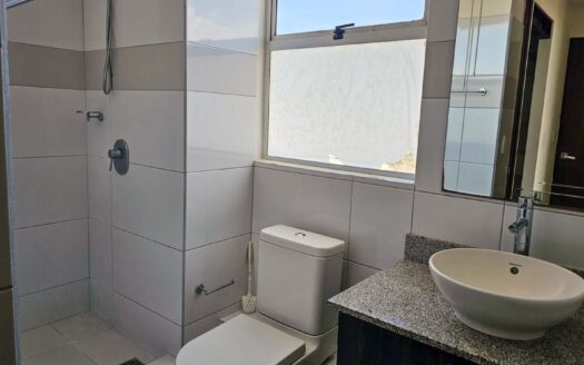 Remate Bancario!!! Apartamento en Heredia, Cond. Bella Vista (piso #13 Vista hacia San Jose) 2hab, 2 baños, 2 parqueos. Cod. 125413