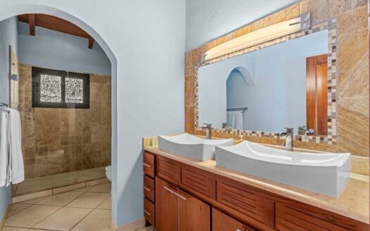 Exclusive Ocean-View Apts in Altos de Flamingo: Luxury and Serenity COD:125906