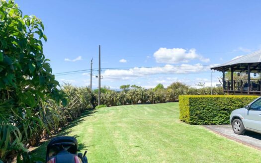 Se Alquila Casa en San Rafael de Heredia, 2050 mts de Lote, semi amueblada, 4 habitaciones, terraza, chimenea y con apartamento completamente independiente. COD. 125471