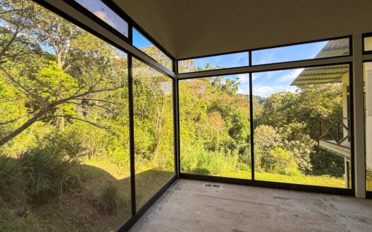 Quinta con construcción a un 65% de avance de obra en residencial de Quintas privado. Corralillo de Cartago. Cod 126016