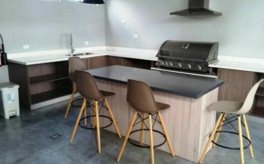 Alquiler Hermosa Casa de 220 m2 en San Rafael de Alajuela, en Condominio con Piscina . COD: 124924