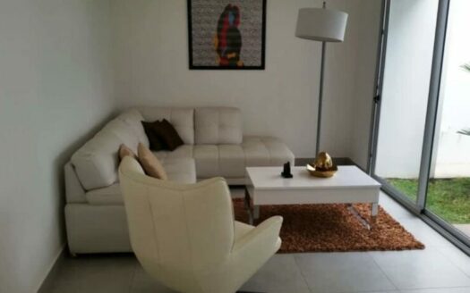 Alquiler Hermosa Casa de 220 m2 en San Rafael de Alajuela, en Condominio con Piscina . COD: 124924