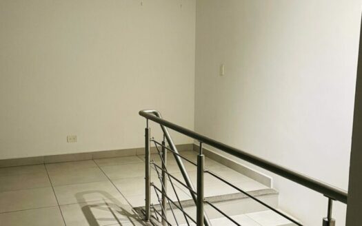 Alquiler Hermosa Casa de 220 m2 en San Rafael de Alajuela, en Condominio con Piscina . COD: 124924