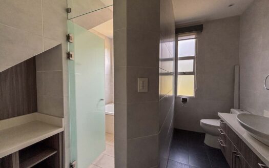 Penthouse en Remate Bancario en Sabanilla, Amplio y con Excelente Ubicación cod.128024