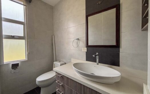 Penthouse en Remate Bancario en Sabanilla, Amplio y con Excelente Ubicación cod.128024