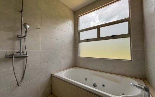 Penthouse en Remate Bancario en Sabanilla, Amplio y con Excelente Ubicación cod.128024