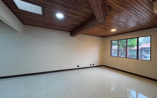 Tres Ríos: Con Uso de Suelo Mixto! Casa de Una Planta en San Diego con 255 Metros de Lote. #129142