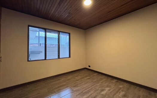 Tres Ríos: Con Uso de Suelo Mixto! Casa de Una Planta en San Diego con 255 Metros de Lote. #129142