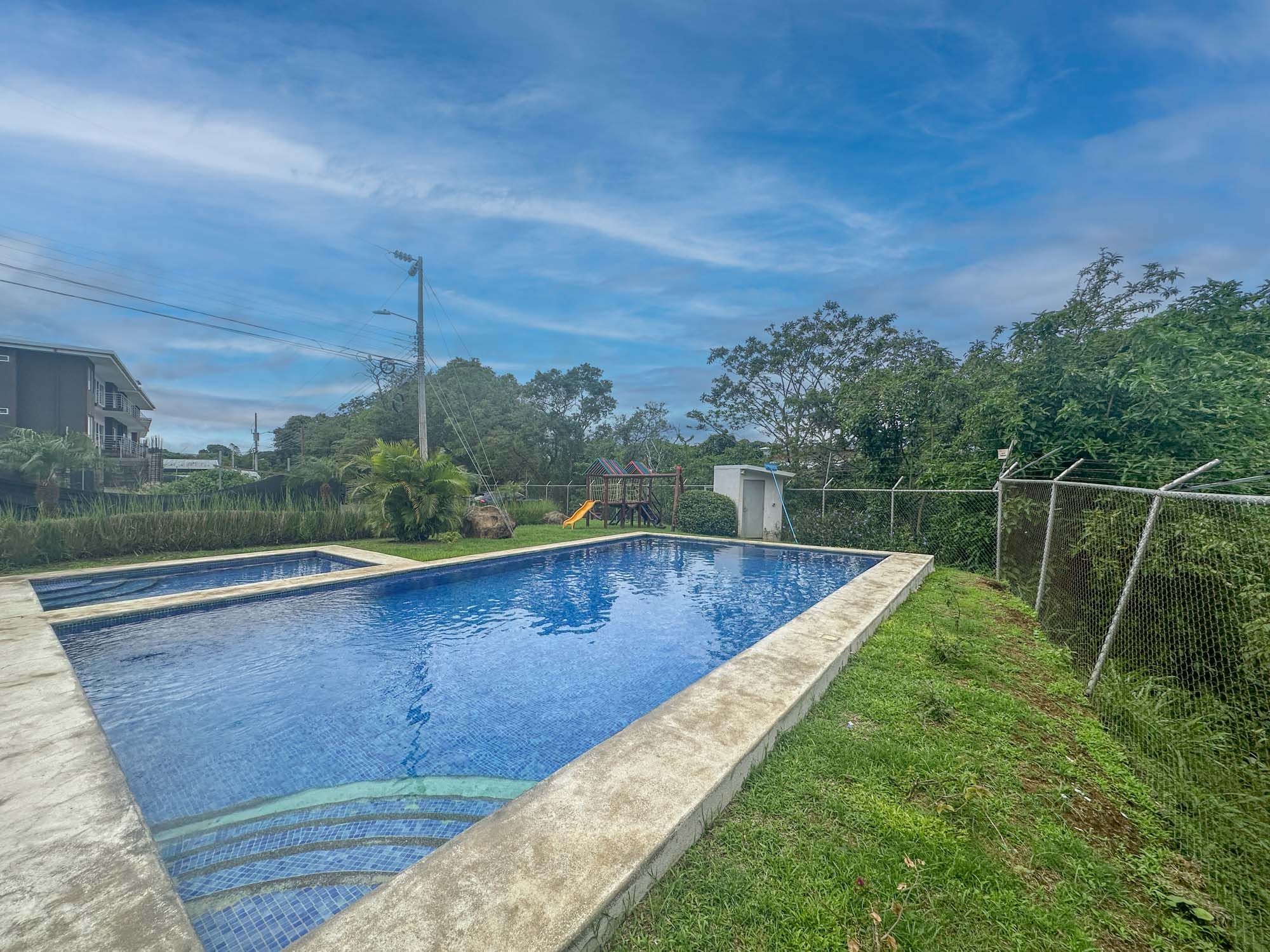 VENTA de Apto moderno de 80mts2 en San Rafael de Alajuela,en Condominio privado.COD:129673