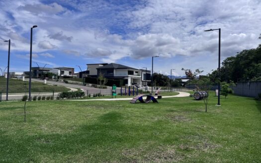 Ayarco Sur: Lote en Condominio Ayarco 385 Plano con 208 Metros. #130466