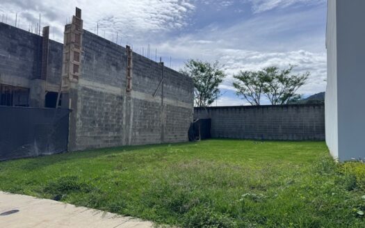 Ayarco Sur: Lote en Condominio Ayarco 385 Plano con 208 Metros. #130466