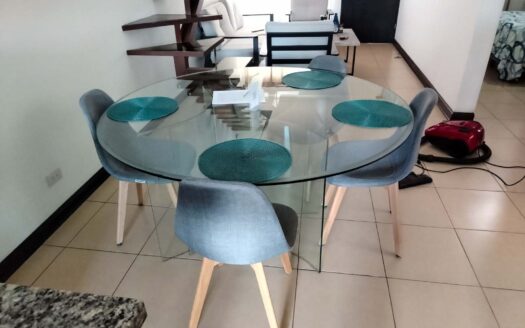 Alquiler Apartamento 2 Habitaciones, Mezzanine, 3 baños. Totalmente Amueblado. Código 130709