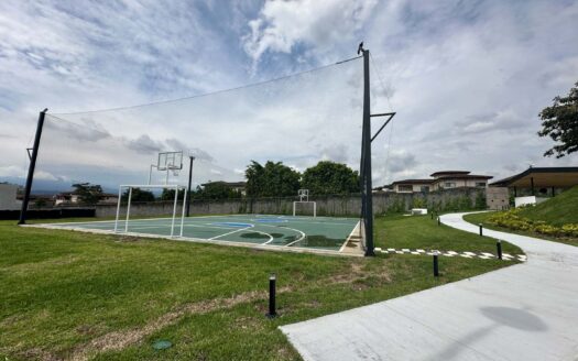 Alquiler de amplia Casa y apartamento $ 4000 en Condominio privado en La Guácima.COD:131471