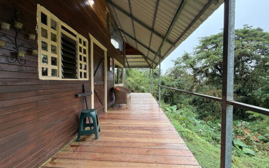 Hermosa Cabaña de Montaña, en Medio del Bosque Nuboso, Rodeado de Flora, Fauna y Paisajes en Cascajal de Coronado COD 131920