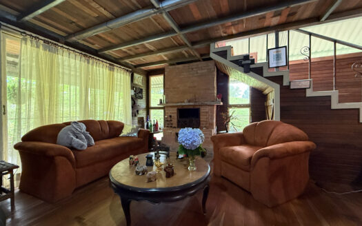 Hermosa Cabaña de Montaña, en Medio del Bosque Nuboso, Rodeado de Flora, Fauna y Paisajes en Cascajal de Coronado COD 131920