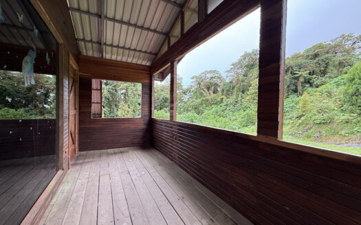 Hermosa Cabaña de Montaña, en Medio del Bosque Nuboso, Rodeado de Flora, Fauna y Paisajes en Cascajal de Coronado COD 131920