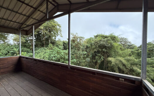 Hermosa Cabaña de Montaña, en Medio del Bosque Nuboso, Rodeado de Flora, Fauna y Paisajes en Cascajal de Coronado COD 131920
