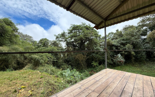 Hermosa Cabaña de Montaña, en Medio del Bosque Nuboso, Rodeado de Flora, Fauna y Paisajes en Cascajal de Coronado COD 131920