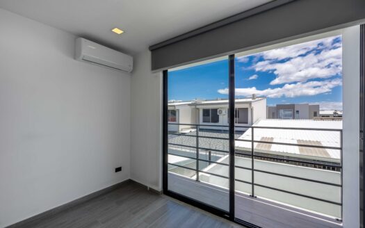 ¡REBAJADA $15.000! Casa Para Estrenar en Venta en El Coyol, Alajuela, en Condominio con Piscinas y Amenidades. COD. 132672