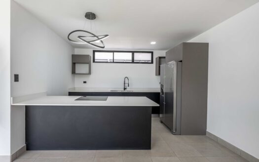 ¡REBAJADA $15.000! Casa Para Estrenar en Venta en El Coyol, Alajuela, en Condominio con Piscinas y Amenidades. COD. 132672