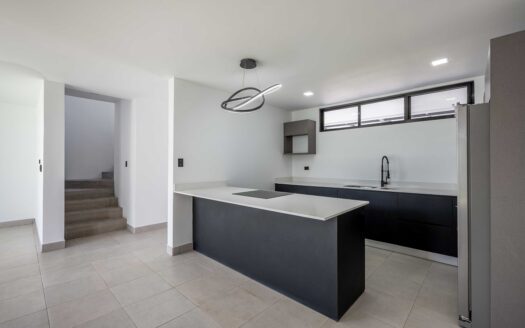 ¡REBAJADA $15.000! Casa Para Estrenar en Venta en El Coyol, Alajuela, en Condominio con Piscinas y Amenidades. COD. 132672