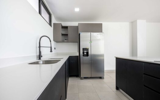 ¡REBAJADA $15.000! Casa Para Estrenar en Venta en El Coyol, Alajuela, en Condominio con Piscinas y Amenidades. COD. 132672