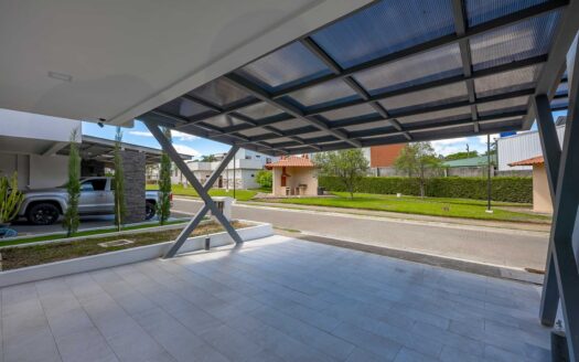 ¡REBAJADA $15.000! Casa Para Estrenar en Venta en El Coyol, Alajuela, en Condominio con Piscinas y Amenidades. COD. 132672