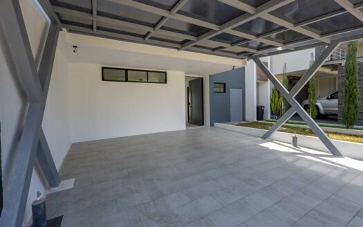 ¡REBAJADA $15.000! Casa Para Estrenar en Venta en El Coyol, Alajuela, en Condominio con Piscinas y Amenidades. COD. 132672