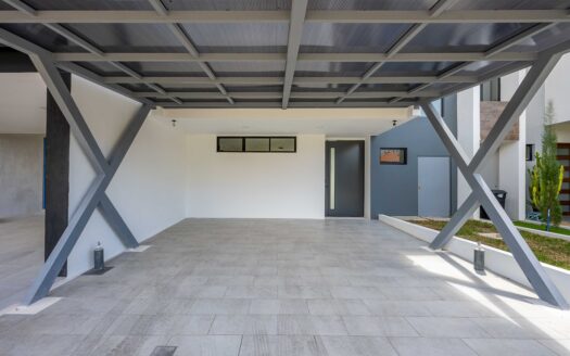 ¡REBAJADA $15.000! Casa Para Estrenar en Venta en El Coyol, Alajuela, en Condominio con Piscinas y Amenidades. COD. 132672