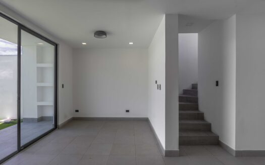 ¡REBAJADA $15.000! Casa Para Estrenar en Venta en El Coyol, Alajuela, en Condominio con Piscinas y Amenidades. COD. 132672