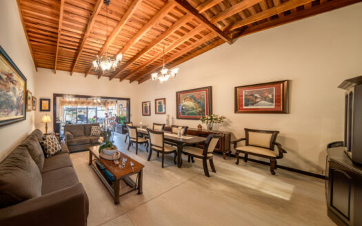 🏡 Venta de Propiedad Multifuncional en Sabanilla: Ideal para Proyecto Comercial o Residencial cod.134236