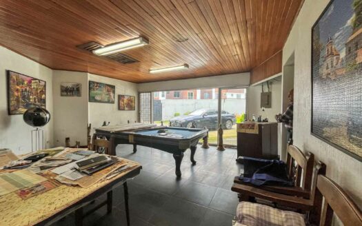 Casa de un nivel en venta en La Uruca con uso de suelo mixto, 780 m² de terreno, ideal para desarrollo o vivienda amplia COD#132756