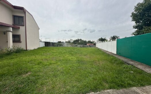 Lote de 359mts2 en venta en condominio privado La Guacima,Alajuela COD:133952