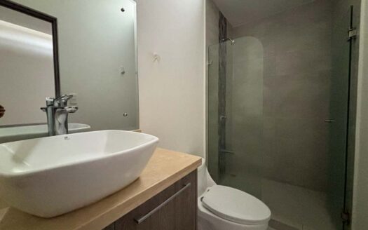 Venta de Hermosa Casa en Condominio en San Pablo de Heredia con Habitación Principal en Primer Nivel. Código 134220