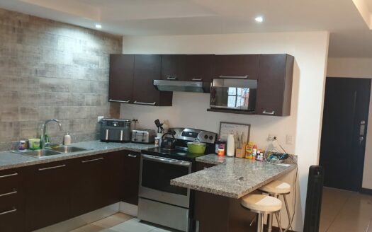 La mejor opción de Alquiler está en Guachipelin, casa amplia con preciosas amenidades y cerca de Centros comerciales, escuelas colegios y de fácil acceso a la ruta 27. Cód 133189