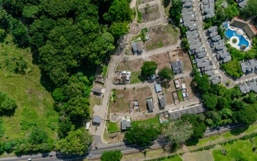 ¡Lote Esquinero en Venta en Casa Praia, Playa Jacó! A tan solo 5 minutos del mar🏖️ 174 m². Cod 134285