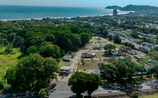 ¡Lote Esquinero en Venta en Casa Praia, Playa Jacó! A tan solo 5 minutos del mar🏖️ 174 m². Cod 134285